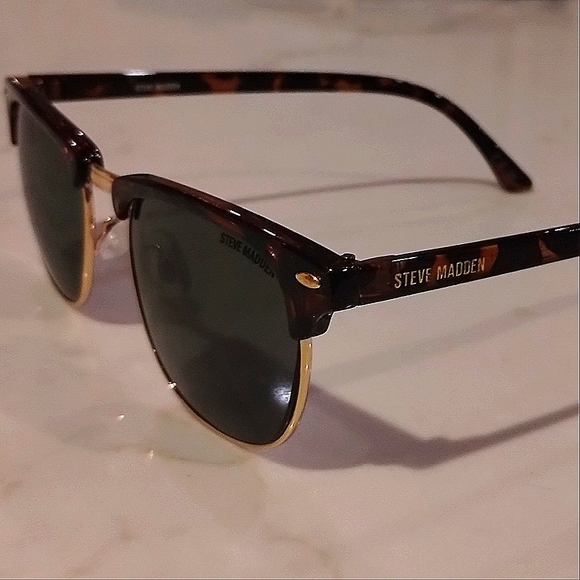 Steve Madden Other - 🔥NWT🔥 Steve Madden Sunglasses